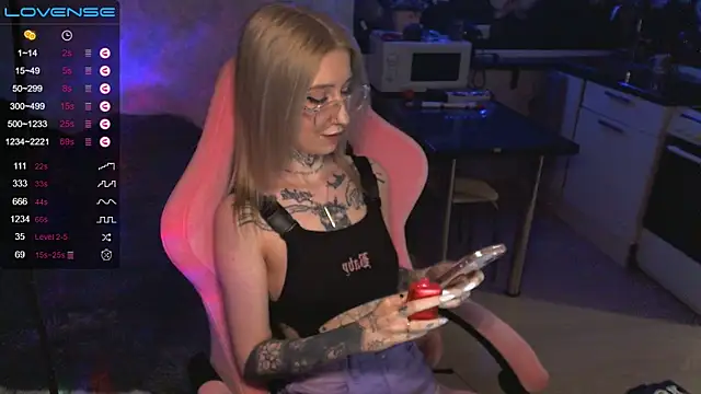 Snapshot of yngmilf chatting on 4, 2, 2025 yngmilf online show from 4, 2, 2025