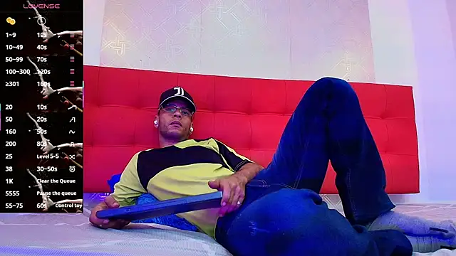 Snapshot of Andrey_u92 chatting on 17, 10, 2025 Andrey u92 online show from 17, 10, 2025