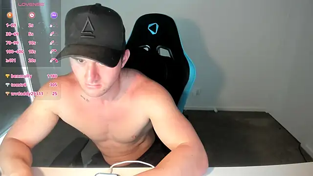 Snapshot of _DownUnderFit_ chatting on 4, 11, 2025 DownUnderFit online show from 4, 11, 2025