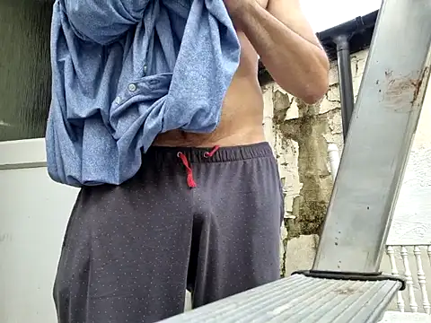 Snapshot of stavroun chatting on 23, 9, 2025 stavroun online show from 23, 9, 2025