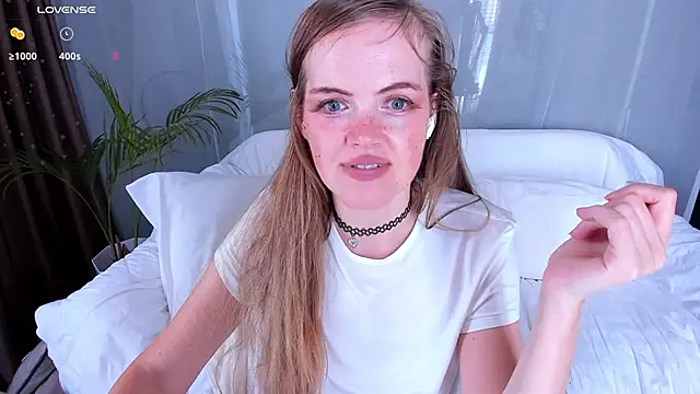 Snapshot of CutieEllie chatting on 9, 3, 2026 CutieEllie online show from 9, 3, 2026