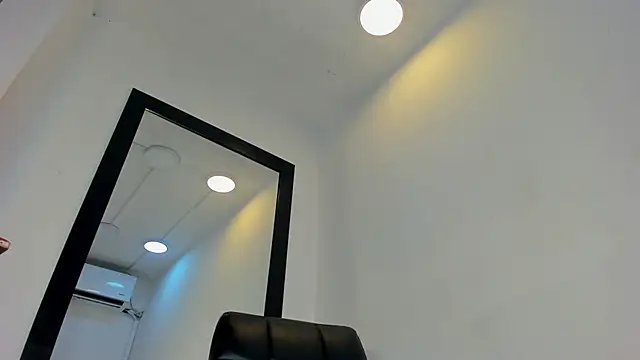 Snapshot of vera_candella chatting on 18, 7, 2026 vera candella online show from 18, 7, 2026