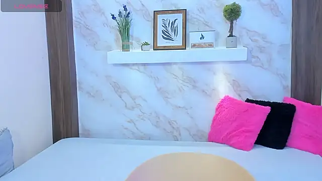 AmyBarton02 online show from 14, 12, 2025