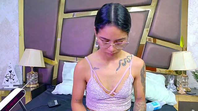 NicoleEsposito online show from 27, 2, 2026