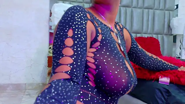 Snapshot of AlisonJaimes chatting on 4, 11, 2025 AlisonJaimes online show from 4, 11, 2025