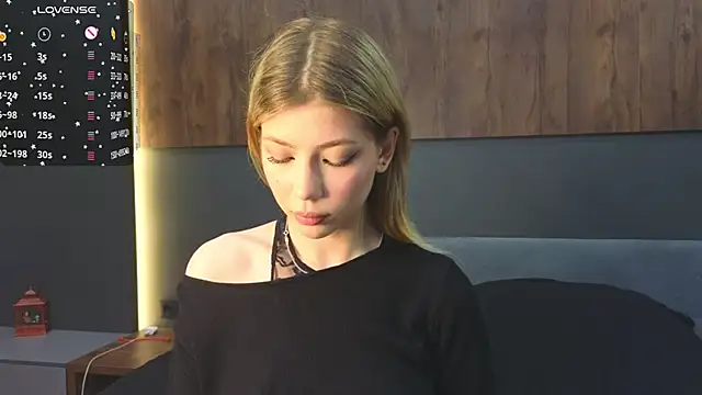 Snapshot of Rainaslater chatting on 3, 2, 2025 Rainaslater online show from 3, 2, 2025