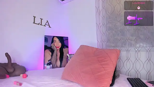 Lia johnsonn online show from 2, 4, 2026