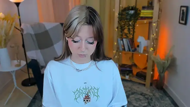 SaintGirl online show from 16, 1, 2025
