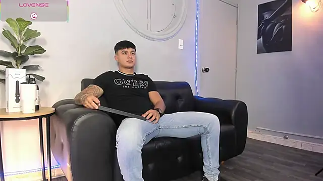 Cristopher strong online show from 26, 5, 2026