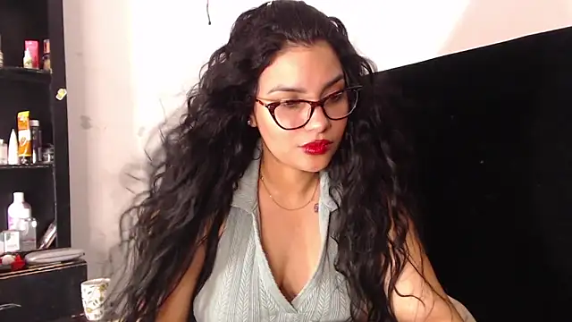 lolaa staars online show from 13, 12, 2024