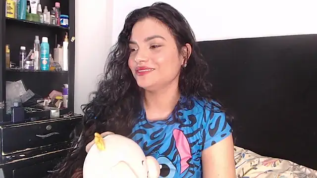 lolaa staars online show from 28, 2, 2025