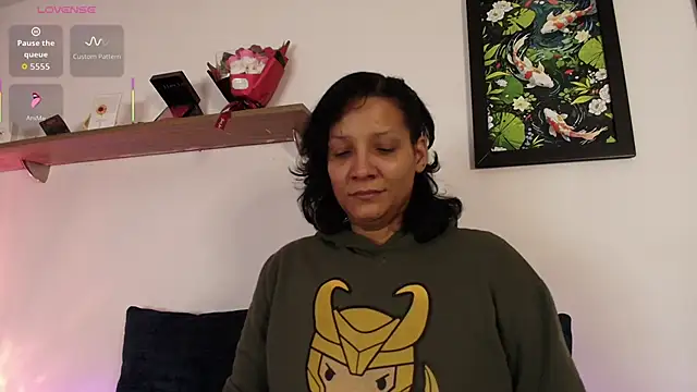 Snapshot of Elliee_ chatting on 9, 5, 2026 Elliee online show from 9, 5, 2026