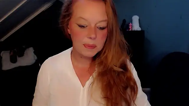 Snapshot of roxanna24 chatting on 1, 6, 2026 roxanna24 online show from 1, 6, 2026