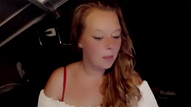 Snapshot of roxanna24 chatting on 5, 6, 2026 roxanna24 online show from 5, 6, 2026