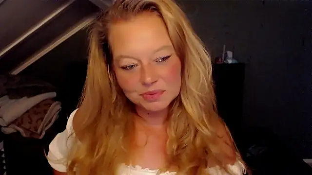Snapshot of roxanna24 chatting on 21, 7, 2026 roxanna24 online show from 21, 7, 2026
