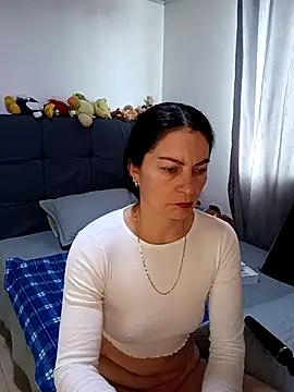 renata hot1 online show from 4, 4, 2026