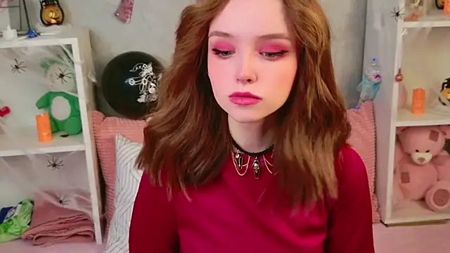 b4by LoL1 online show from 31, 10, 2025