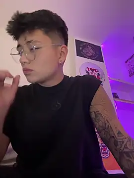 Snapshot of Ashley_Chriss chatting on 5, 2, 2025 Ashley Chriss online show from 5, 2, 2025