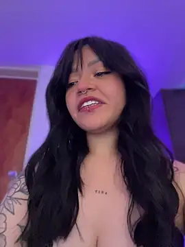 Ashley Chriss online show from 11, 6, 2026