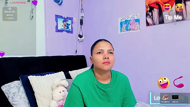 Snapshot of sara_mendez2 chatting on 17, 11, 2025 sara mendez2 online show from 17, 11, 2025