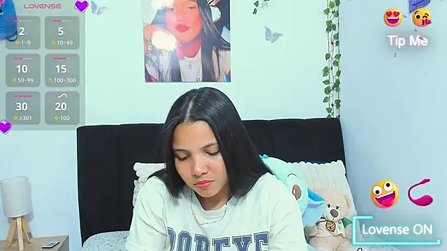 Snapshot of sara_mendez2 chatting on 28, 11, 2025 sara mendez2 online show from 28, 11, 2025