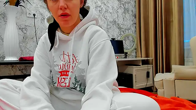 foxy blond online show from 24, 2, 2026