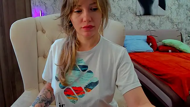 foxy blond online show from 16, 3, 2026