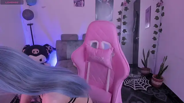 Snapshot of cami_mila9 chatting on 30, 10, 2025 cami mila9 online show from 30, 10, 2025