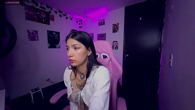 Snapshot of cami_mila9 chatting on 6, 4, 2026 cami mila9 online show from 6, 4, 2026