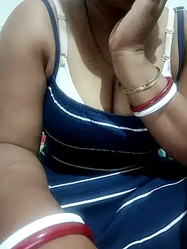 Snapshot of riya_kumari0 chatting on 6, 3, 2025 riya kumari0 online show from 6, 3, 2025