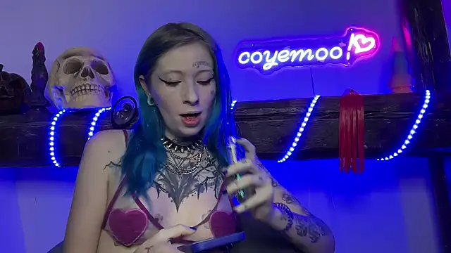 Snapshot of coyemoo chatting on 18, 1, 2025 coyemoo online show from 18, 1, 2025