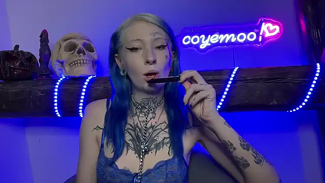 Snapshot of coyemoo chatting on 1, 2, 2025 coyemoo online show from 1, 2, 2025