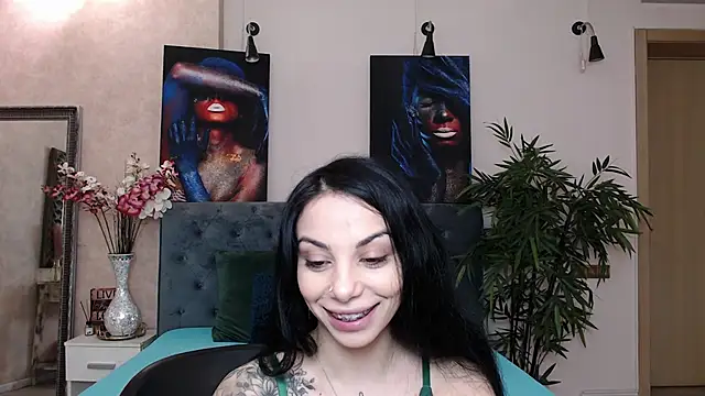 Snapshot of MissJuliax chatting on 11, 2, 2025 MissJuliax online show from 11, 2, 2025