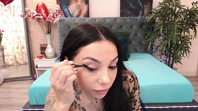 Snapshot of MissJuliax chatting on 4, 3, 2025 MissJuliax online show from 4, 3, 2025