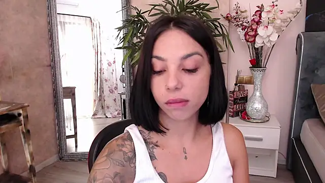 Snapshot of MissJuliax chatting on 10, 9, 2025 MissJuliax online show from 10, 9, 2025