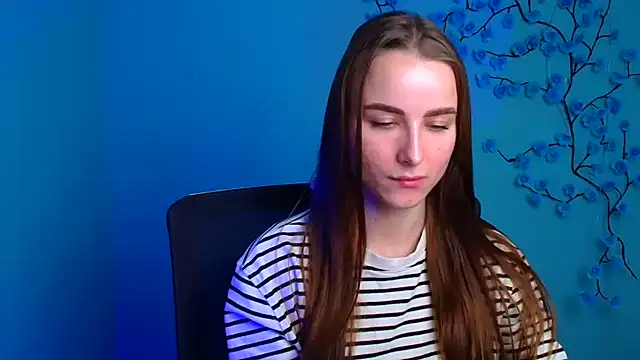 Eva Janee online show from 13, 7, 2026