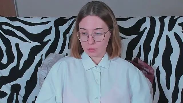 VeronikaKissuchi online show from 5, 3, 2025