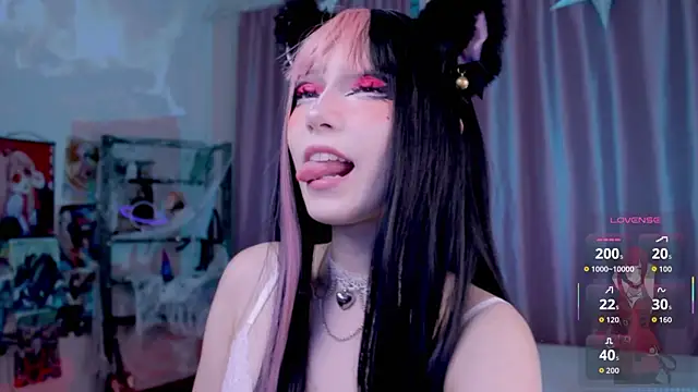 Snapshot of Carolina_Leep chatting on 18, 10, 2025 Carolina Leep online show from 18, 10, 2025