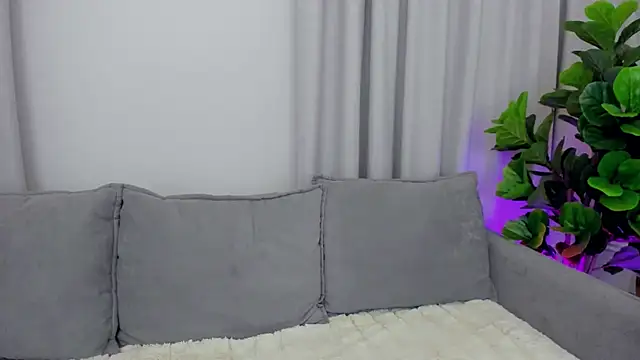 Snapshot of sexyangeloux chatting on 11, 3, 2025 sexyangeloux online show from 11, 3, 2025