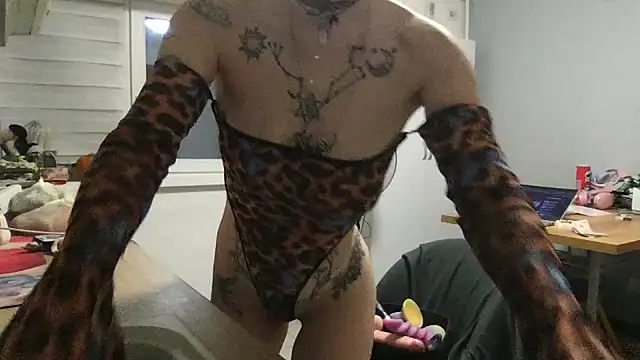 MoonAgnes online show from 17, 11, 2025