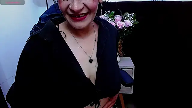 AlexandraJones  online show from 2, 11, 2025