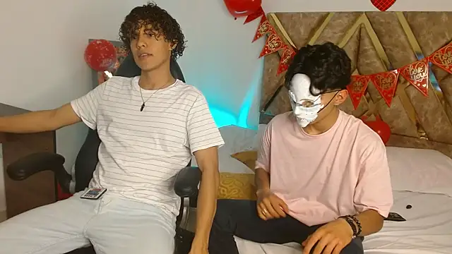 Snapshot of nickolas_moon chatting on 16, 2, 2025 nickolas moon online show from 16, 2, 2025