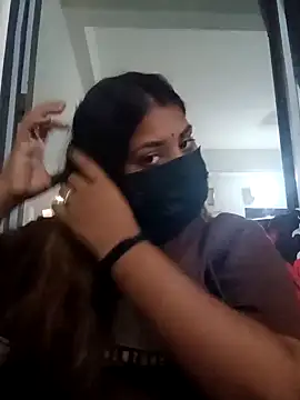 Snapshot of Hotmilfxox chatting on 5, 12, 2024 Hotmilfxox online show from 5, 12, 2024