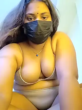 Snapshot of Hotmilfxox chatting on 1, 3, 2025 Hotmilfxox online show from 1, 3, 2025