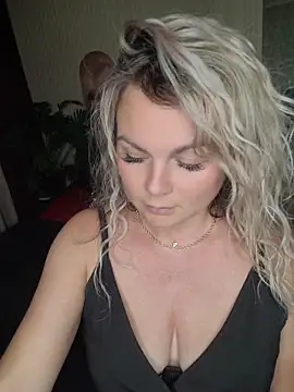 candy queeen online show from 18, 6, 2026