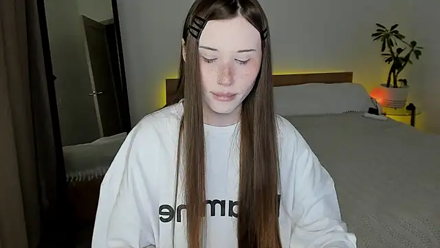 Stella Sunny online show from 15, 7, 2026