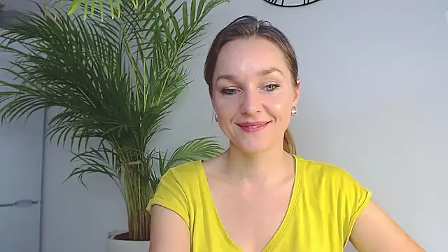 Snapshot of AliciaDesire chatting on 2, 12, 2024 AliciaDesire online show from 2, 12, 2024