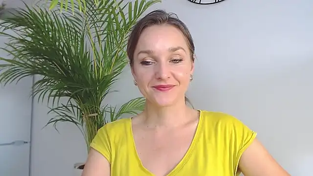 Snapshot of AliciaDesire chatting on 2, 12, 2024 AliciaDesire online show from 2, 12, 2024