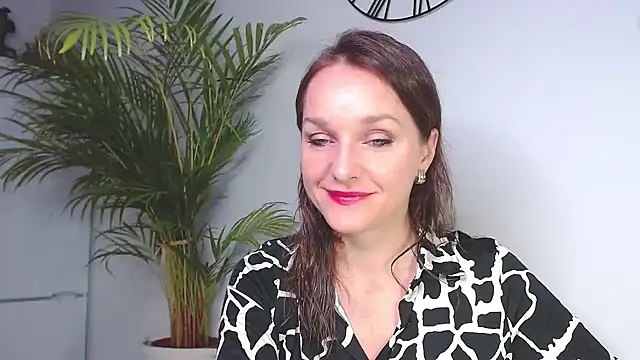 Snapshot of AliciaDesire chatting on 10, 12, 2024 AliciaDesire online show from 10, 12, 2024