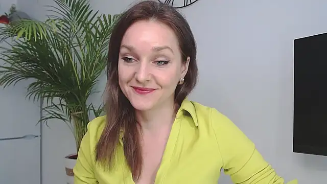 Snapshot of AliciaDesire chatting on 7, 1, 2025 AliciaDesire online show from 7, 1, 2025